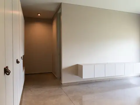 Casa 5 ambientes con 4 baños