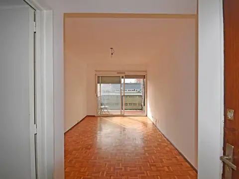 OPORTUNIDAD: Excelente 2 ambientes con balcon al contrafrent