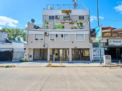 VENTA - Departamento 2 amb. en Beccar sobre Av. Centenario. Con expensas bajas