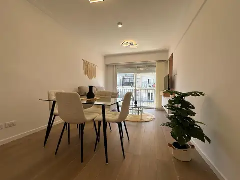 PLAZA COLÓN - Bolivar 2201 - 2 amb a la calle. IMPECABLE RECICLADO, AMOBLADO Y EQUIPADO