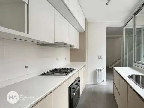 Venta | Casa de pasillo 3 dormitorios con patio y terraza - Salta 2000 - Rosario Centro