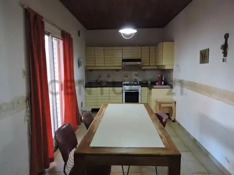Casa 4 ambientes con 1 baño