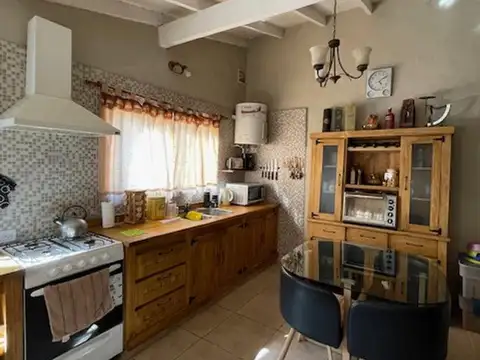 Casa 4 ambientes con 1 baño