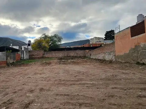 VENTA DE LOTE EN LA FALDA