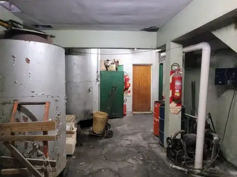 VENTA RAMOS MEJIA DEPOSITO CON DOS CASAS EN LOTE