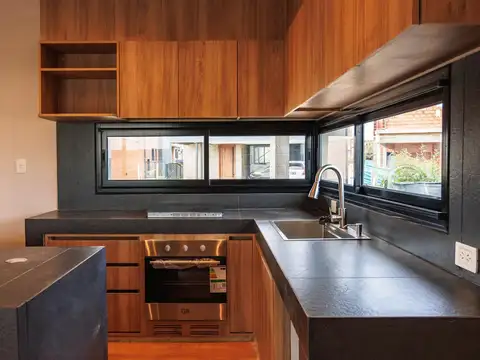 Casa en Venta con 4 cocheras