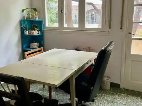 Depto Tipo Casa en Venta 90 años