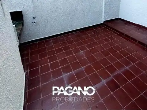 Departamento de pasillo de 2 plantas con 2 Dormitorios