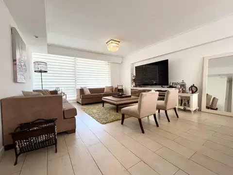 Víctor Martínez 200, Piso 3