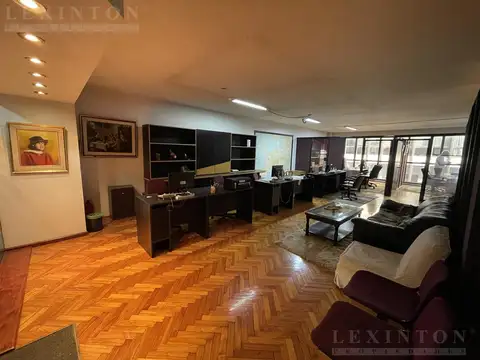 Oficina en Venta con 1 cochera