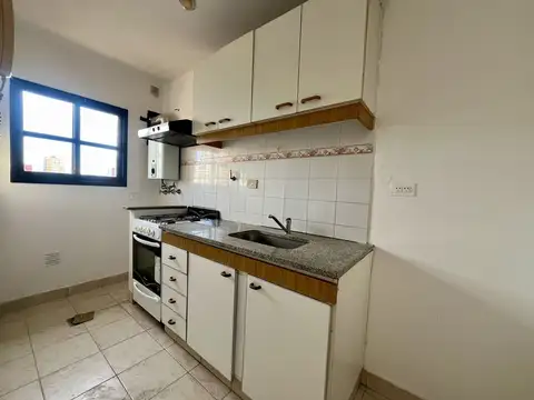 47 e/ 10 y 11 700, Piso 8