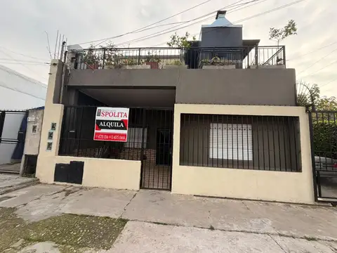 Casa 3 ambientes en Jose León Suarez