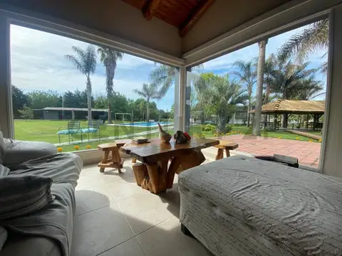 Casa en Venta con 10 cocheras