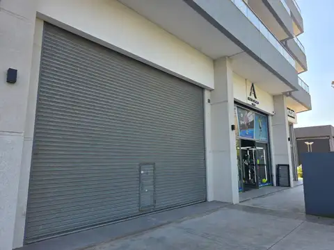 Local de 113 mts2 en VENTA en Canning Center Rotonda de la mujer