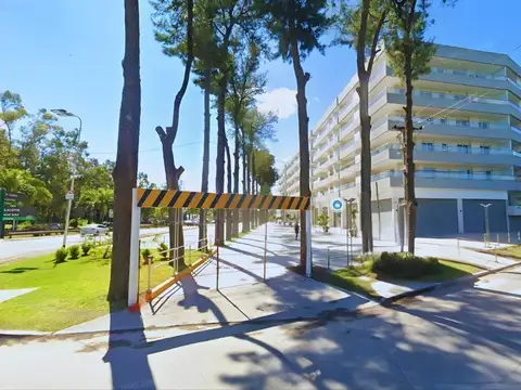 Local de 113 mts2 en VENTA en Canning Center Rotonda de la mujer