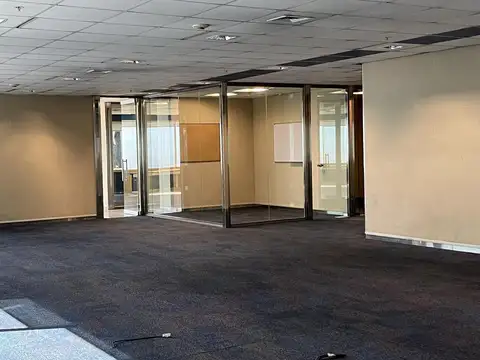 Laminar Plaza - Oficina en Alquiler piso alto y 18 cocheras - Catalinas