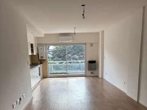 EXCELENTE 2 AMB CON AIRE ACONDICIONADO Y BALCÓN 