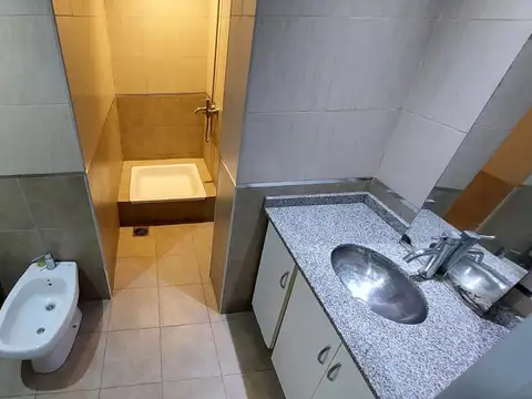 Departamento en Alquiler en Bernal Oeste, $ 600.000