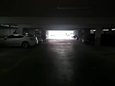 Cochera en alquiler fija cubierta en alquiler, acceso por rampa.