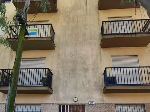 Departamento de 1 ambiente en zona residencial!