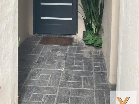 Depto Tipo Casa en Venta de 5 ambientes