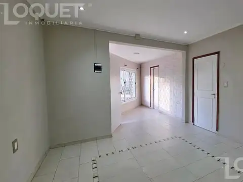 Casa 3 ambientes con 1 baño