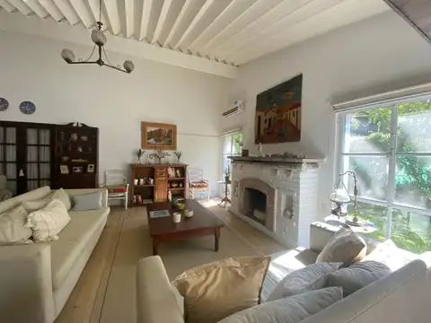 Casa en Venta con 4 cocheras