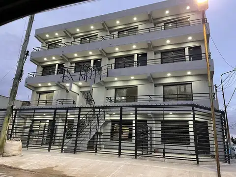 Departamento 3 ambientes con cochera en alquiler - Ezpeleta Este