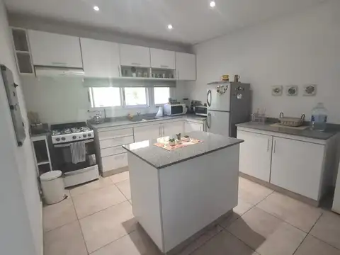 Casa en Alquiler Temporal en Club Miralagos, USD 1.800