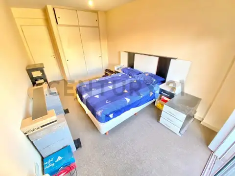 VENTA DE AMPLIO DEPARTAMENTO 2 AMBIENTES EN CASEROS