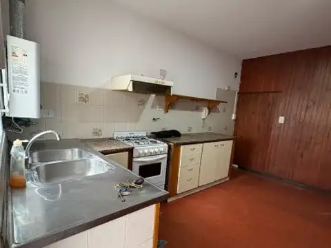 2044 , Piso 2
