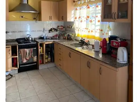 Casa en Venta con 3 cocheras