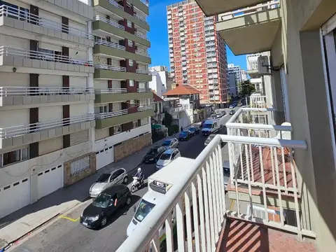 Hipolito Yrigoyen 1000, Piso 2