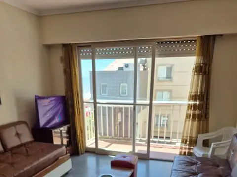 Hipolito Yrigoyen 1000, Piso 2