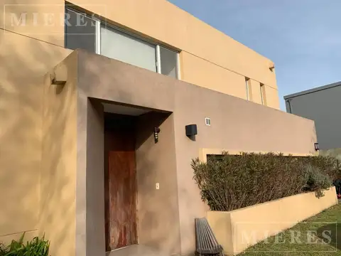 El Atardecer - Casa en alquiler con tres dormitorios