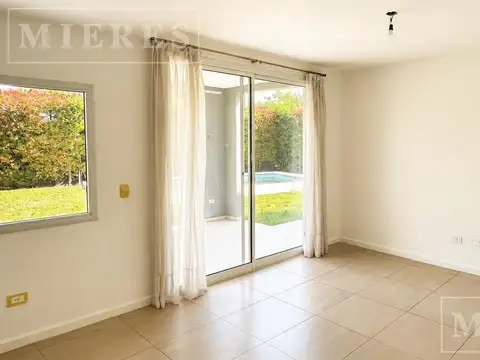 Casa en Alquiler con 1 cochera