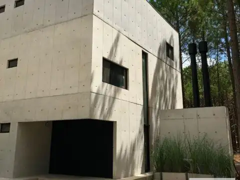 Casa en venta - 5 dormitorios 6 baños - 963mts2 - Pinamar