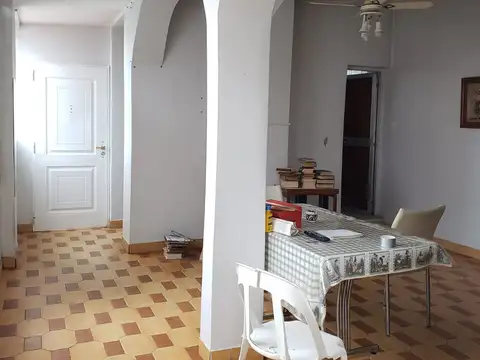 San Martín 200, Piso 1