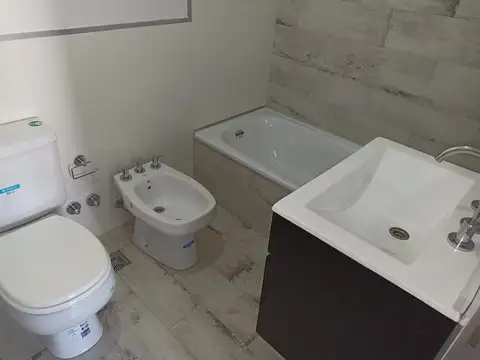 depto 3 ambientes c/ 2 baños a estrenar.