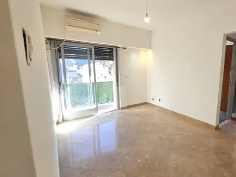 Alquiler depto. 2 Ambientes al Frente | Luminoso | 2° por Escalera | Av. Juan B. Justo 6500
