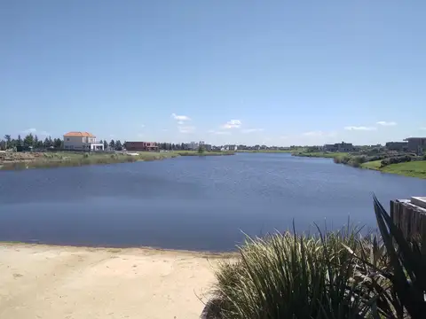 Venta de Lote en Barrio el  El Naudir  UF 800