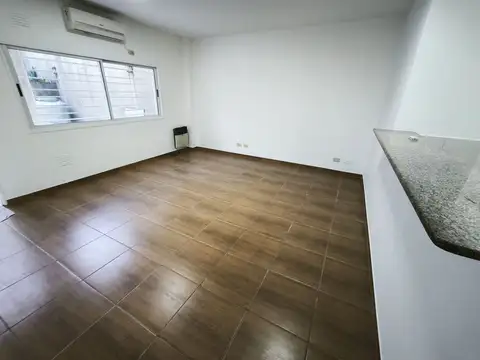 Depto Tipo Casa en Venta de 2 ambientes