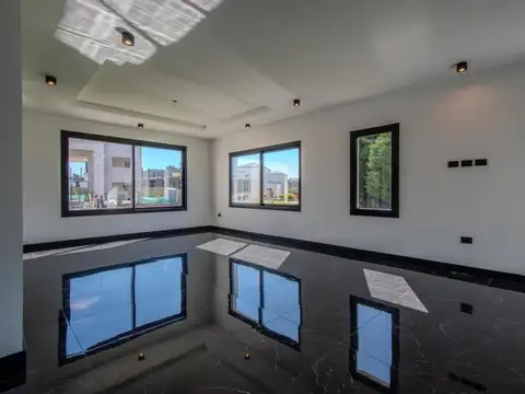 Casa 5 ambientes con 3 baños