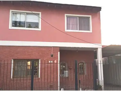Casa en Venta con 3 cocheras