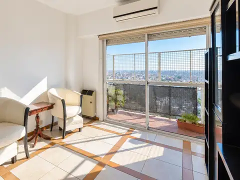 VENTA 3 Ambientes con Cochera y Balcón | Piso 15 con Vista Abierta | Ramos Mejía