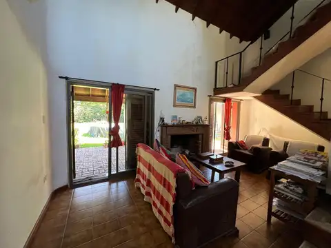 Casa 6 ambientes con 3 baños