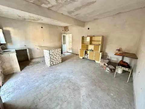 OPORTUNIDAD DPTO A REFACCIONAR CERCA DE ARISTOBULO