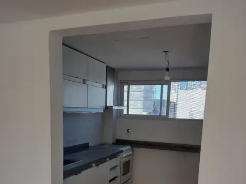 Casa 6 ambientes con 2 baños