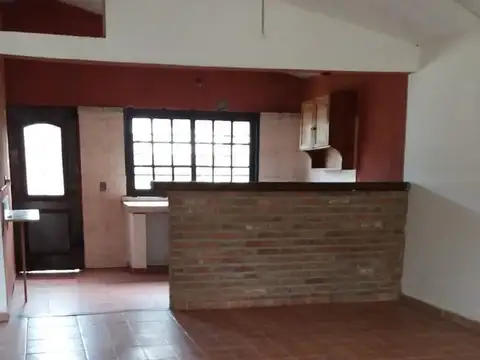 Casa 3 ambientes con 1 baño