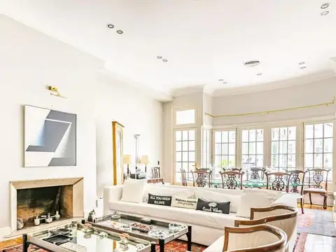 Casa 8 ambientes con 6 baños